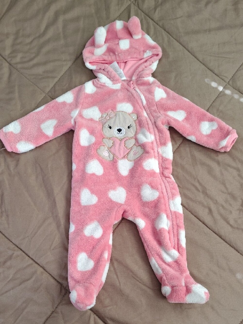 Cozy Pink Heart Plush Hooded Baby One-Piece with Bear Accent - Picture 3 of 7